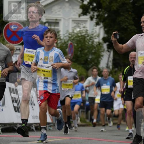 30.08.2026 - Blankeneser Heldenlauf Patografie http://msf.ph/oto/10081045 30.08.2026 09:45:16 Ziel 1056, 1100, 1117, 1185, 1199, 1204, 1354, 1379, 1419, 1420, 1455, 1608, 1710, 1754, 1764, 3625 meine-sportfotos.de