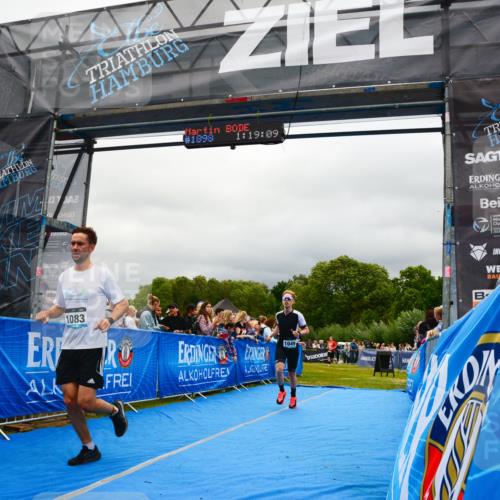 30.08.2026 - Elbe Triathlon Hamburg LAZAROV Photography http://msf.ph/oto/10081056 30.08.2026 11:19:12 Ziel 1049, 1083 meine-sportfotos.de
