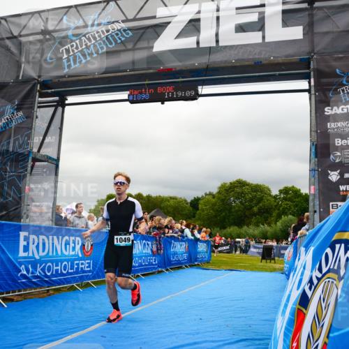 30.08.2026 - Elbe Triathlon Hamburg LAZAROV Photography http://msf.ph/oto/10081066 30.08.2026 11:19:14 Ziel 1044, 1049, 1083 meine-sportfotos.de