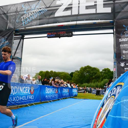 30.08.2026 - Elbe Triathlon Hamburg LAZAROV Photography http://msf.ph/oto/10081081 30.08.2026 11:19:24 Ziel 995, 1044 meine-sportfotos.de