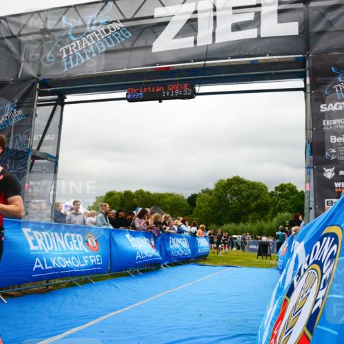 30.08.2026 - Elbe Triathlon Hamburg LAZAROV Photography http://msf.ph/oto/10081090 30.08.2026 11:19:31 Ziel 950, 995 meine-sportfotos.de