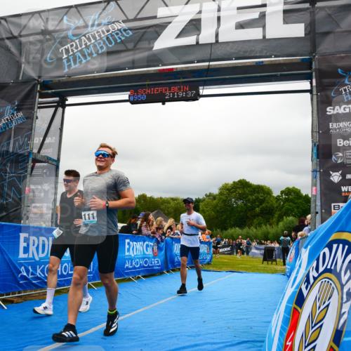 30.08.2026 - Elbe Triathlon Hamburg LAZAROV Photography http://msf.ph/oto/10081122 30.08.2026 11:19:41 Ziel 1091, 1108, 1111 meine-sportfotos.de