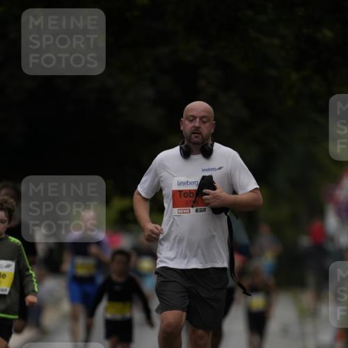 30.08.2026 - Blankeneser Heldenlauf Patografie http://msf.ph/oto/10081175 30.08.2026 09:46:20 Ziel 1037, 1238, 1261, 1277 meine-sportfotos.de