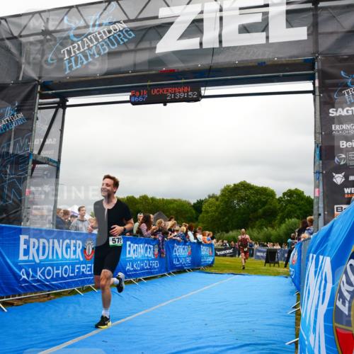 30.08.2026 - Elbe Triathlon Hamburg LAZAROV Photography http://msf.ph/oto/10081180 30.08.2026 11:20:04 Ziel 572, 725, 1071 meine-sportfotos.de