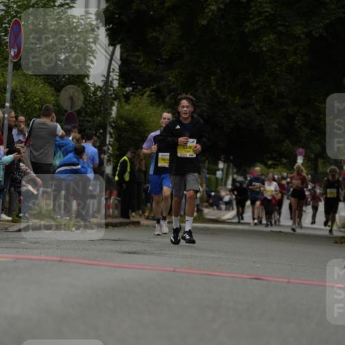 30.08.2026 - Blankeneser Heldenlauf Patografie http://msf.ph/oto/10081207 30.08.2026 09:46:38 Ziel 1098, 1385, 1519, 1572, 1799 meine-sportfotos.de