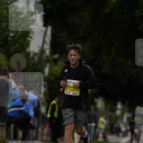 30.08.2026 - Blankeneser Heldenlauf Patografie http://msf.ph/oto/10081211 30.08.2026 09:46:40 Ziel 1098, 1385, 1519, 1572, 1799 meine-sportfotos.de