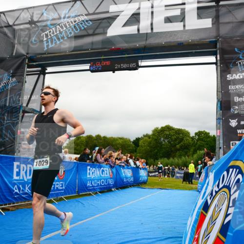 30.08.2026 - Elbe Triathlon Hamburg LAZAROV Photography http://msf.ph/oto/10081224 30.08.2026 11:20:23 Ziel 1013, 1029, 1094, 1216 meine-sportfotos.de