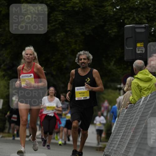 30.08.2026 - Blankeneser Heldenlauf Patografie http://msf.ph/oto/10081236 30.08.2026 09:46:54 Ziel 1609, 1723, 1724 meine-sportfotos.de