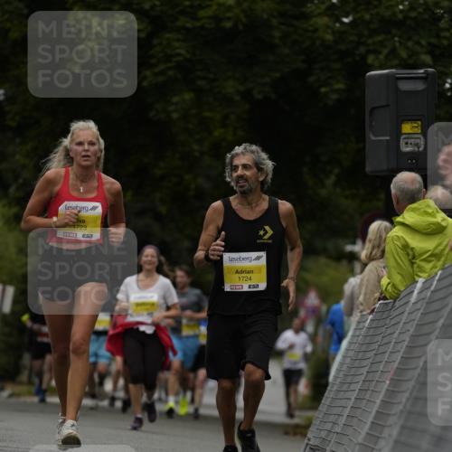 30.08.2026 - Blankeneser Heldenlauf Patografie http://msf.ph/oto/10081238 30.08.2026 09:46:54 Ziel 1609, 1723, 1724 meine-sportfotos.de