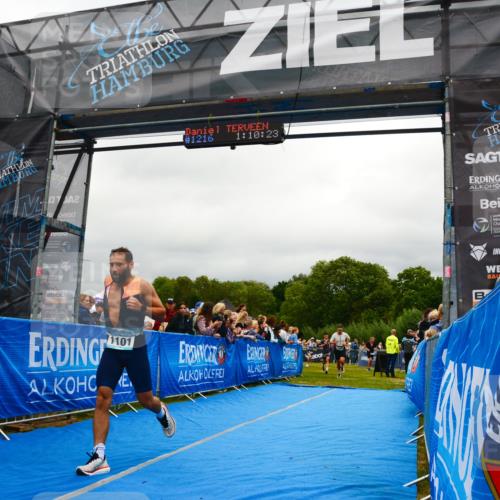 30.08.2026 - Elbe Triathlon Hamburg LAZAROV Photography http://msf.ph/oto/10081249 30.08.2026 11:20:40 Ziel 886, 1059, 1101 meine-sportfotos.de