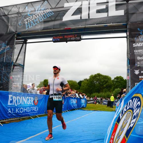 30.08.2026 - Elbe Triathlon Hamburg LAZAROV Photography http://msf.ph/oto/10081325 30.08.2026 11:21:07 Ziel 999, 1100, 1225, 1276 meine-sportfotos.de