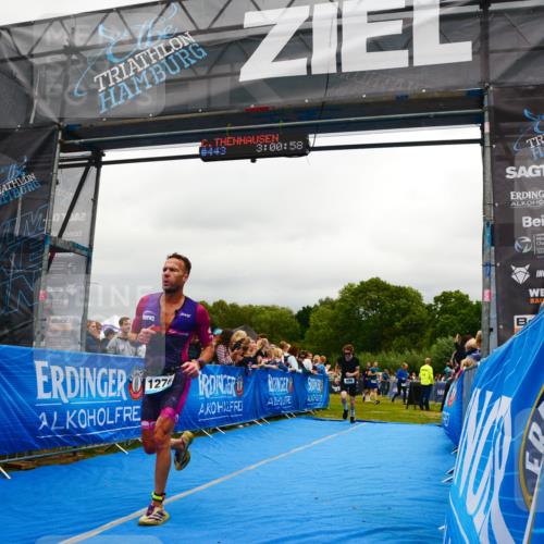 30.08.2026 - Elbe Triathlon Hamburg LAZAROV Photography http://msf.ph/oto/10081335 30.08.2026 11:21:13 Ziel 999, 1017, 1276 meine-sportfotos.de