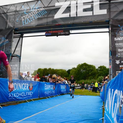 30.08.2026 - Elbe Triathlon Hamburg LAZAROV Photography http://msf.ph/oto/10081342 30.08.2026 11:21:13 Ziel 999, 1017, 1276 meine-sportfotos.de