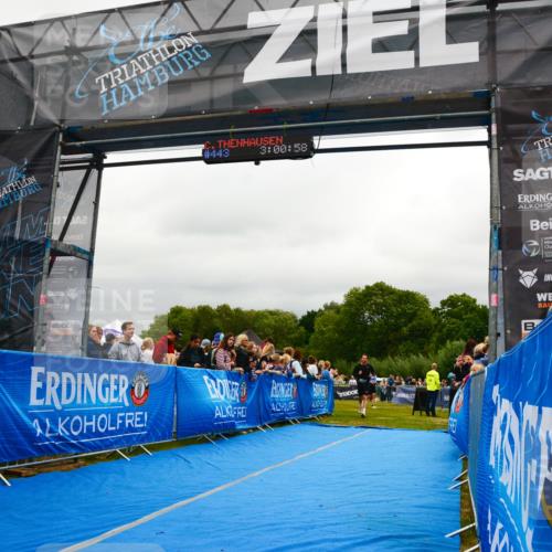 30.08.2026 - Elbe Triathlon Hamburg LAZAROV Photography http://msf.ph/oto/10081355 30.08.2026 11:21:16 Ziel 834, 999, 1017, 1276 meine-sportfotos.de
