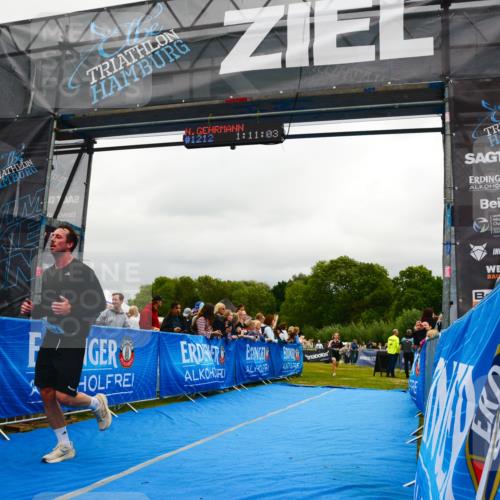 30.08.2026 - Elbe Triathlon Hamburg LAZAROV Photography http://msf.ph/oto/10081360 30.08.2026 11:21:20 Ziel 834, 1017 meine-sportfotos.de