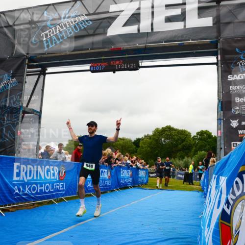 30.08.2026 - Elbe Triathlon Hamburg LAZAROV Photography http://msf.ph/oto/10081403 30.08.2026 11:21:41 Ziel 283, 400, 540 meine-sportfotos.de