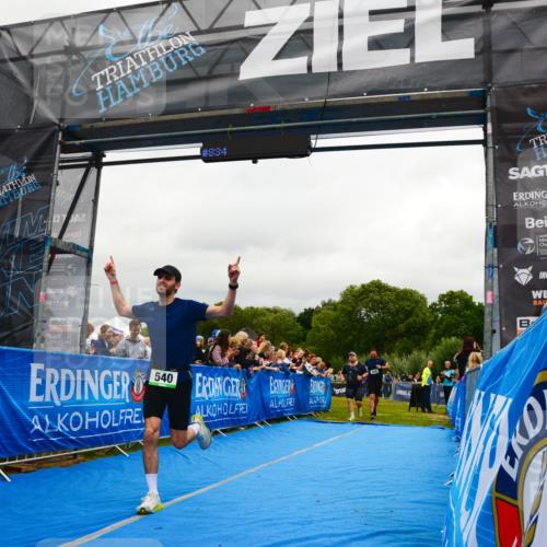 30.08.2026 - Elbe Triathlon Hamburg LAZAROV Photography http://msf.ph/oto/10081404 30.08.2026 11:21:41 Ziel 283, 400, 540 meine-sportfotos.de