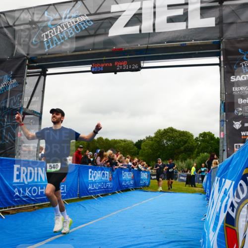 30.08.2026 - Elbe Triathlon Hamburg LAZAROV Photography http://msf.ph/oto/10081406 30.08.2026 11:21:42 Ziel 283, 400, 540 meine-sportfotos.de
