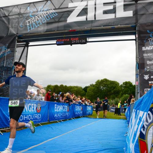 30.08.2026 - Elbe Triathlon Hamburg LAZAROV Photography http://msf.ph/oto/10081408 30.08.2026 11:21:42 Ziel 283, 400, 540 meine-sportfotos.de
