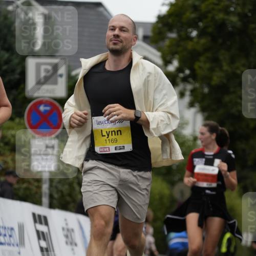30.08.2026 - Blankeneser Heldenlauf Patografie http://msf.ph/oto/10081431 30.08.2026 09:48:22 Ziel 1019, 1114, 1169, 1440, 1558, 1559, 1569, 1570, 3568, 3569 meine-sportfotos.de