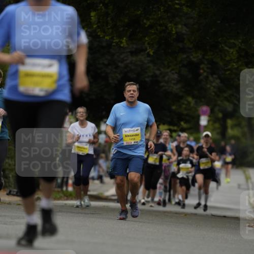 30.08.2026 - Blankeneser Heldenlauf Patografie http://msf.ph/oto/10081669 30.08.2026 09:50:34 Ziel 1214, 1342, 1427, 1428 meine-sportfotos.de
