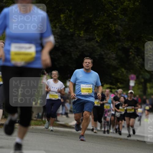 30.08.2026 - Blankeneser Heldenlauf Patografie http://msf.ph/oto/10081671 30.08.2026 09:50:34 Ziel 1214, 1342, 1427, 1428 meine-sportfotos.de
