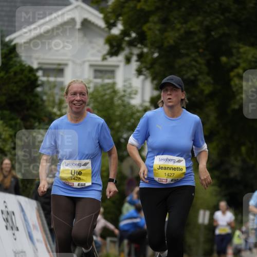30.08.2026 - Blankeneser Heldenlauf Patografie http://msf.ph/oto/10081674 30.08.2026 09:50:36 Ziel 1214, 1427, 1428 meine-sportfotos.de