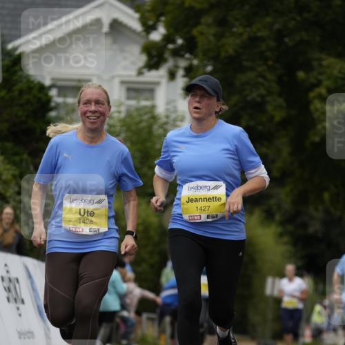 30.08.2026 - Blankeneser Heldenlauf Patografie http://msf.ph/oto/10081676 30.08.2026 09:50:36 Ziel 1214, 1427, 1428 meine-sportfotos.de