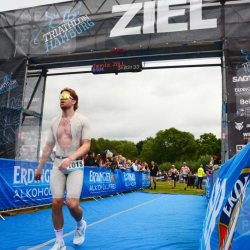 30.08.2026 - Elbe Triathlon Hamburg LAZAROV Photography http://msf.ph/oto/10081683 30.08.2026 11:23:47 Ziel 988, 1015, 1104, 1138 meine-sportfotos.de