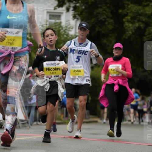 30.08.2026 - Blankeneser Heldenlauf Patografie http://msf.ph/oto/10081723 30.08.2026 09:51:00 Ziel 1001, 1088, 1243, 1264, 1401, 1469, 1490, 1779, 1786, 1787 meine-sportfotos.de