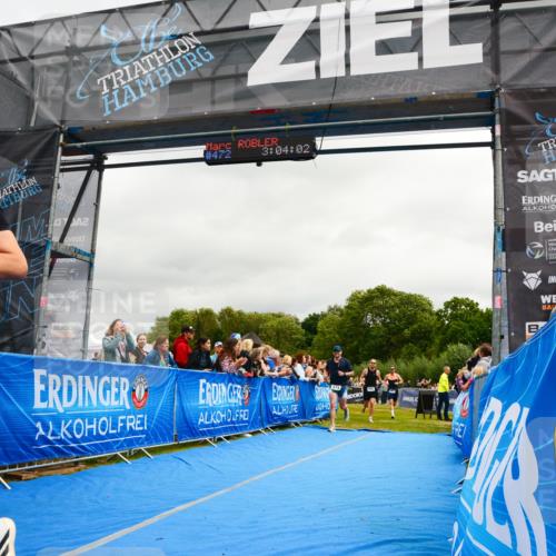 30.08.2026 - Elbe Triathlon Hamburg LAZAROV Photography http://msf.ph/oto/10081816 30.08.2026 11:24:22 Ziel 608, 674, 898, 1022, 1073 meine-sportfotos.de