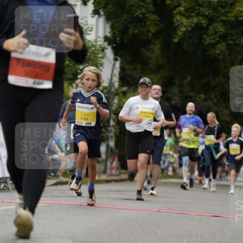 30.08.2026 - Blankeneser Heldenlauf Patografie http://msf.ph/oto/10081839 30.08.2026 09:52:04 Ziel 1496, 1580, 1638, 1688, 1733, 1783, 3572 meine-sportfotos.de