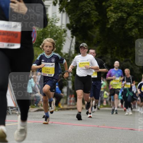 30.08.2026 - Blankeneser Heldenlauf Patografie http://msf.ph/oto/10081841 30.08.2026 09:52:05 Ziel 1496, 1502, 1580, 1638, 1688, 1733, 1783, 3572 meine-sportfotos.de