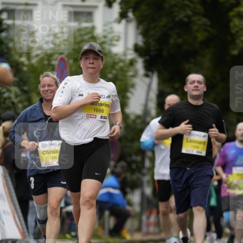 30.08.2026 - Blankeneser Heldenlauf Patografie http://msf.ph/oto/10081843 30.08.2026 09:52:06 Ziel 1050, 1496, 1502, 1580, 1638, 1688, 1733, 1783, 3572 meine-sportfotos.de