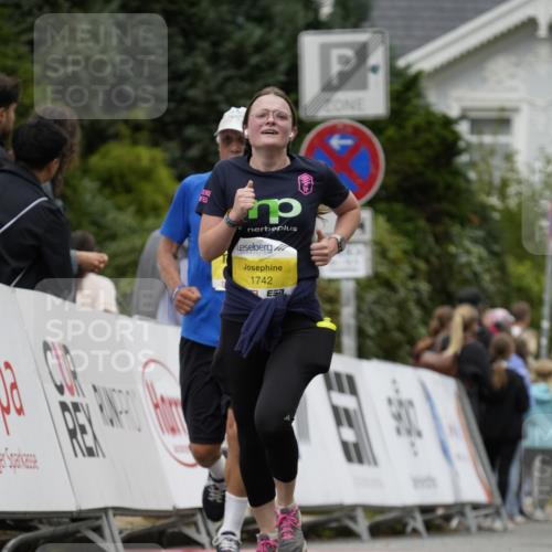 30.08.2026 - Blankeneser Heldenlauf Patografie http://msf.ph/oto/10081899 30.08.2026 09:52:36 Ziel 1183, 1194, 1310, 1311, 1333, 1573, 1671, 1742, 1803 meine-sportfotos.de