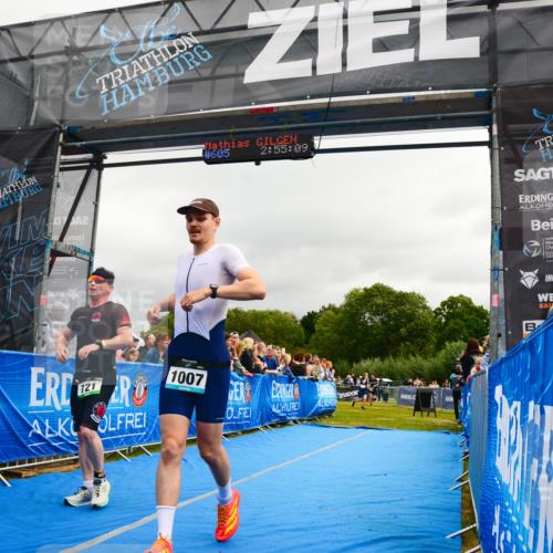 30.08.2026 - Elbe Triathlon Hamburg LAZAROV Photography http://msf.ph/oto/10081984 30.08.2026 11:25:26 Ziel 721, 1007, 1096 meine-sportfotos.de