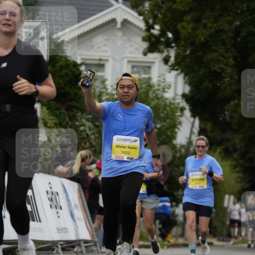 30.08.2026 - Blankeneser Heldenlauf Patografie http://msf.ph/oto/10082062 30.08.2026 09:54:36 Ziel 1122, 1318, 1463, 1464, 1465, 1466, 1467, 1477, 1622, 1649 meine-sportfotos.de