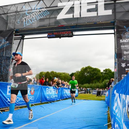 30.08.2026 - Elbe Triathlon Hamburg LAZAROV Photography http://msf.ph/oto/10082069 30.08.2026 11:25:51 Ziel 556, 576, 948 meine-sportfotos.de