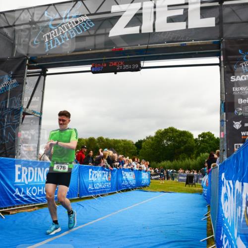 30.08.2026 - Elbe Triathlon Hamburg LAZAROV Photography http://msf.ph/oto/10082086 30.08.2026 11:25:53 Ziel 556, 576, 948, 1219 meine-sportfotos.de
