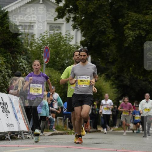 30.08.2026 - Blankeneser Heldenlauf Patografie http://msf.ph/oto/10082104 30.08.2026 09:55:08 Ziel 1111, 1157, 1290, 1343, 1352, 1415, 1424, 1472, 1543, 1712 meine-sportfotos.de