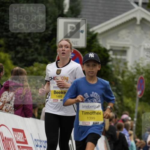 30.08.2026 - Blankeneser Heldenlauf Patografie http://msf.ph/oto/10082135 30.08.2026 09:55:22 Ziel 1013, 1043, 1399, 1482, 1489 meine-sportfotos.de
