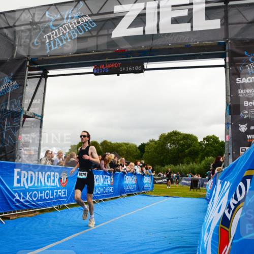 30.08.2026 - Elbe Triathlon Hamburg LAZAROV Photography http://msf.ph/oto/10082140 30.08.2026 11:26:27 Ziel 457, 514, 1079, 1217, 1249 meine-sportfotos.de