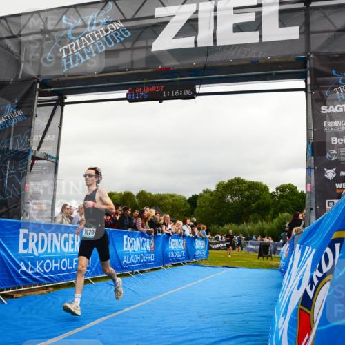 30.08.2026 - Elbe Triathlon Hamburg LAZAROV Photography http://msf.ph/oto/10082142 30.08.2026 11:26:27 Ziel 457, 514, 1079, 1217, 1249 meine-sportfotos.de