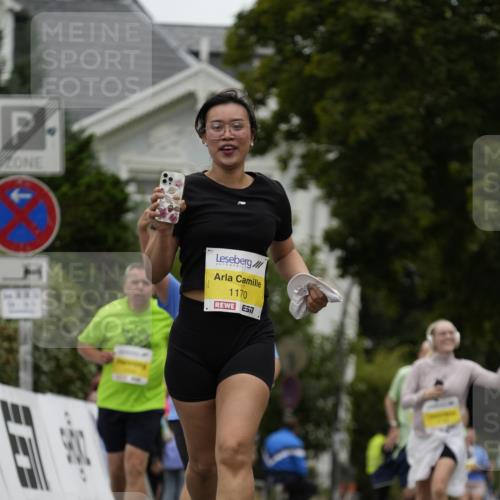 30.08.2026 - Blankeneser Heldenlauf Patografie http://msf.ph/oto/10082201 30.08.2026 09:55:51 Ziel 1060, 1104, 1108, 1170, 1246, 1590, 1654, 1655, 1739 meine-sportfotos.de