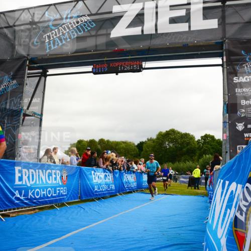 30.08.2026 - Elbe Triathlon Hamburg LAZAROV Photography http://msf.ph/oto/10082238 30.08.2026 11:27:03 Ziel 702, 1110, 1172, 1194, 1275 meine-sportfotos.de