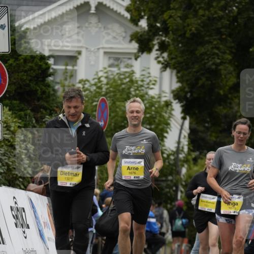 30.08.2026 - Blankeneser Heldenlauf Patografie http://msf.ph/oto/10082285 30.08.2026 09:56:43 Ziel 1007, 1021, 1327, 1675, 1676 meine-sportfotos.de
