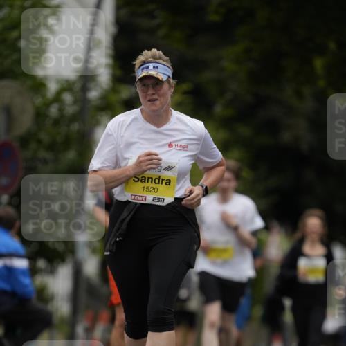 30.08.2026 - Blankeneser Heldenlauf Patografie http://msf.ph/oto/10082307 30.08.2026 09:56:56 Ziel 1071, 1520, 1633 meine-sportfotos.de