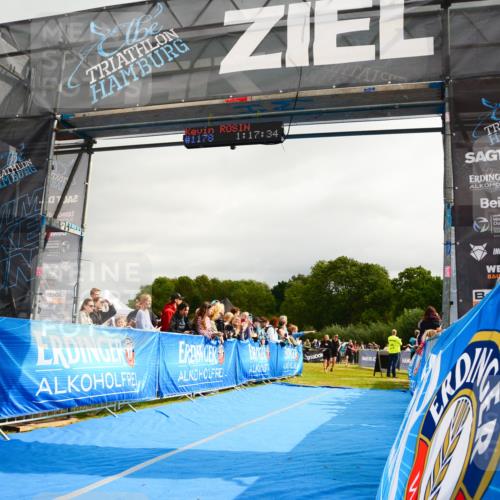 30.08.2026 - Elbe Triathlon Hamburg LAZAROV Photography http://msf.ph/oto/10082322 30.08.2026 11:27:38 Ziel 364, 672, 1074, 1121 meine-sportfotos.de