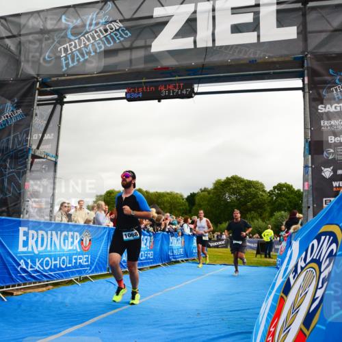 30.08.2026 - Elbe Triathlon Hamburg LAZAROV Photography http://msf.ph/oto/10082381 30.08.2026 11:28:03 Ziel 587, 754, 1065, 1068, 1103 meine-sportfotos.de