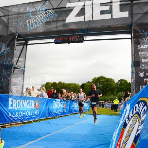 30.08.2026 - Elbe Triathlon Hamburg LAZAROV Photography http://msf.ph/oto/10082391 30.08.2026 11:28:03 Ziel 587, 754, 1065, 1068, 1103 meine-sportfotos.de